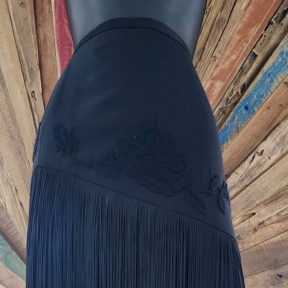 VTG BCBGMAXAZRIA wool black embroidered/fringe skirt Sz 4 - Picture 7 of 16